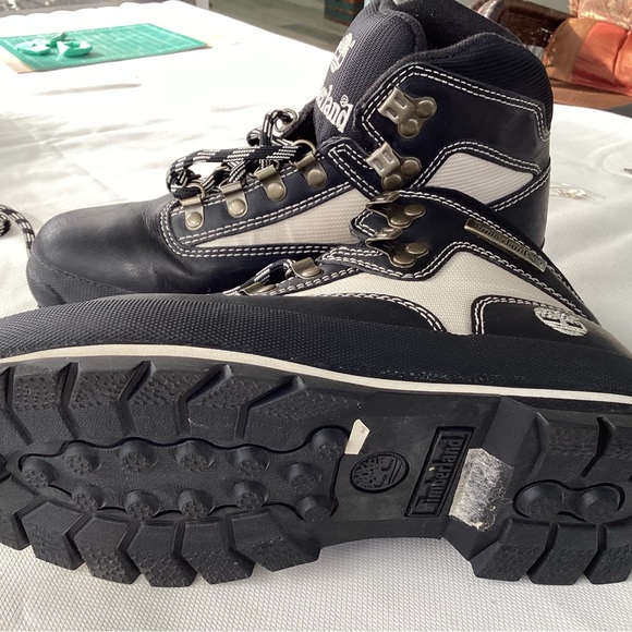 Timberland Hiking Boots size 8, Black and cream lace up, Leather - Picture 8 of 13
